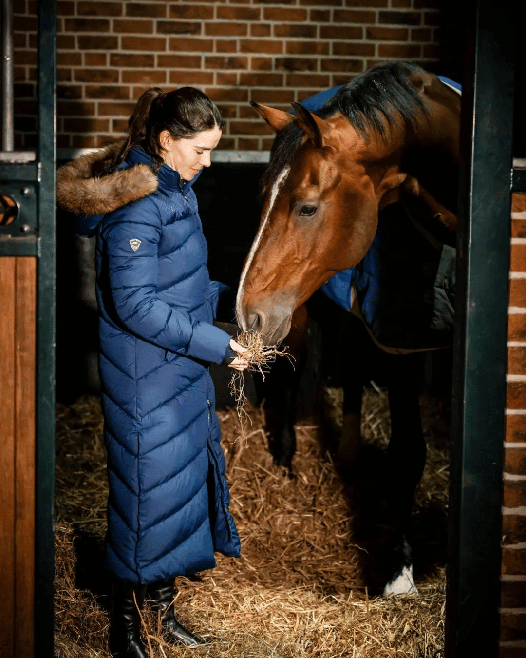 AA Nivia Riptop Long Puffer Coat